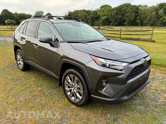 2024 Toyota RAV4 XLE Premium - miniatura 3