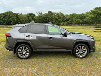 2024 Toyota RAV4 XLE Premium - miniatura 4