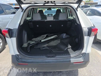 2024 Toyota RAV4 XLE Premium - miniatura 16
