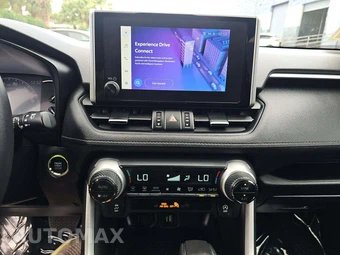 2024 Toyota RAV4 XLE Premium - miniatura 10
