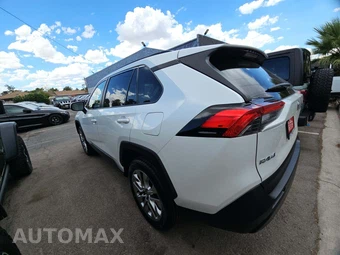 2024 Toyota RAV4 XLE Premium - miniatura 2
