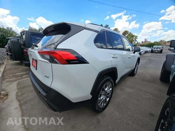2024 Toyota RAV4 XLE Premium - miniatura 3