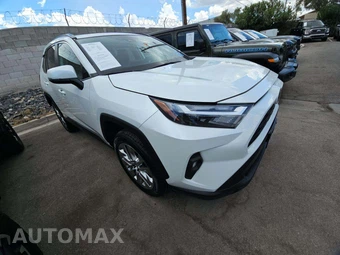 2024 Toyota RAV4 XLE Premium - miniatura 4