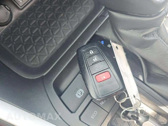 2024 Toyota RAV4 XLE Premium - miniatura 5