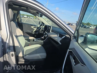 2024 Toyota RAV4 XLE Premium - miniatura 8