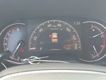 2024 Toyota RAV4 XLE Premium - miniatura 12