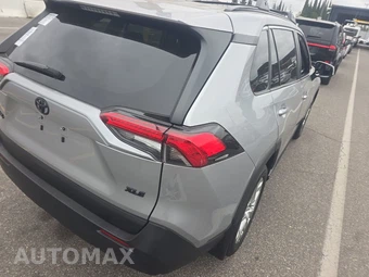 2024 Toyota RAV4 XLE Premium - miniatura 4