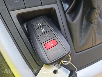 2024 Toyota RAV4 XLE Premium - miniatura 5