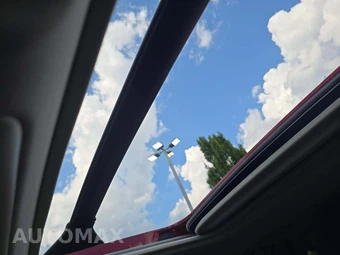 2024 Toyota RAV4 XLE Premium - miniatura 8