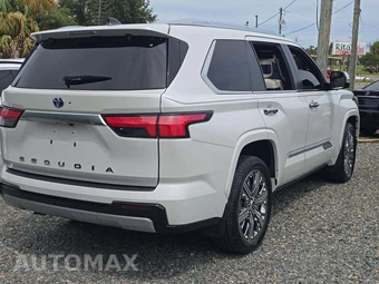 2024 Toyota Sequoia Capstone - miniatura 3