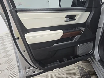 2024 Toyota Sequoia Capstone - miniatura 9