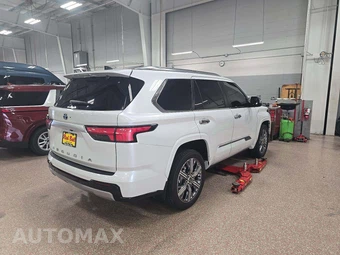2024 Toyota Sequoia Capstone - miniatura 3