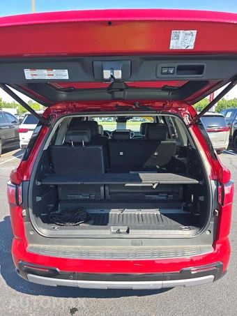 2024 Toyota Sequoia Limited – miniatura 14