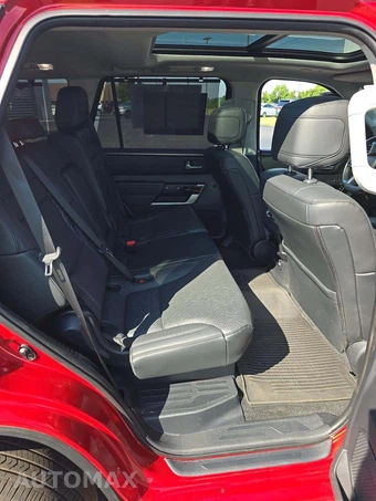 2024 Toyota Sequoia Limited – miniatura 16