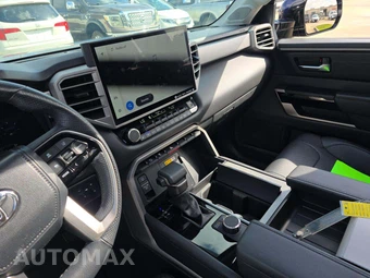 2024 Toyota Sequoia Limited – miniatura 10