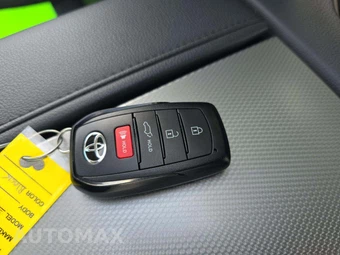 2024 Toyota Sequoia Limited – miniatura 8