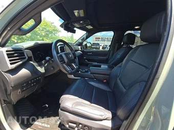 2024 Toyota Sequoia Platinum – miniatura 6