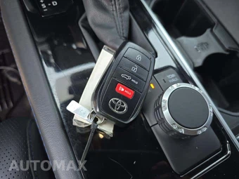 2024 Toyota Sequoia Platinum – miniatura 8