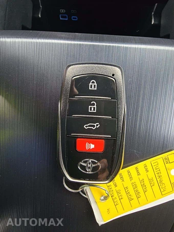 2024 Toyota Sequoia Platinum - miniatura 8