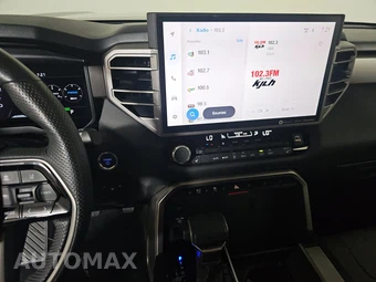 2024 Toyota Sequoia SR5 - miniatura 11