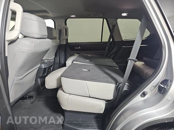 2024 Toyota Sequoia SR5 - miniatura 13