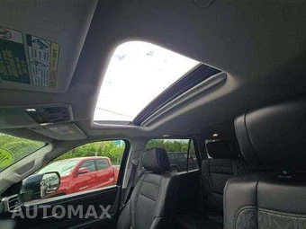 2024 Toyota Sequoia SR5 - miniatura 11