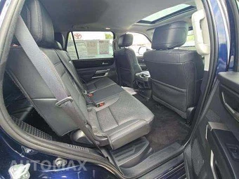 2024 Toyota Sequoia SR5 - miniatura 17
