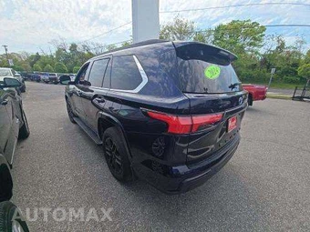 2024 Toyota Sequoia SR5 - miniatura 2