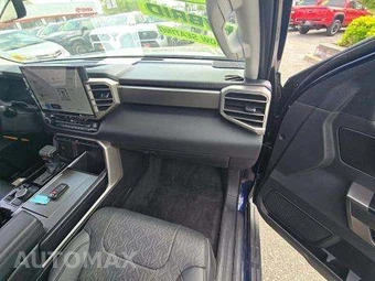2024 Toyota Sequoia SR5 - miniatura 20