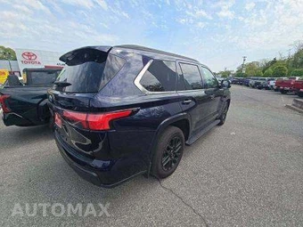 2024 Toyota Sequoia SR5 - miniatura 3
