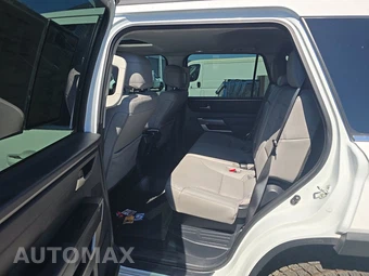 2024 Toyota Sequoia SR5 - miniatura 13