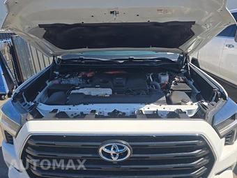 2024 Toyota Sequoia SR5 - miniatura 16