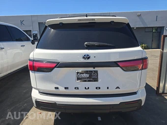 2024 Toyota Sequoia SR5 - miniatura 5