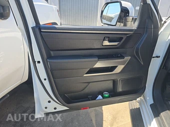 2024 Toyota Sequoia SR5 - miniatura 9