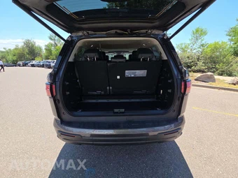 2024 Toyota Sequoia SR5 – miniatura 12