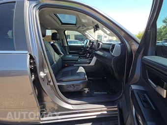 2024 Toyota Sequoia SR5 – miniatura 16