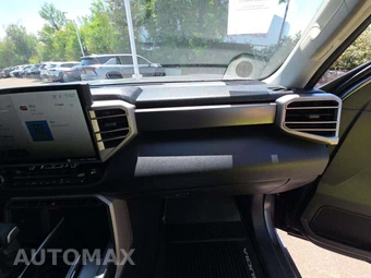 2024 Toyota Sequoia SR5 – miniatura 17