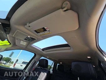 2024 Toyota Sequoia SR5 – miniatura 8