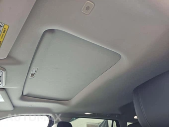 2024 Toyota Sequoia SR5 - miniatura 11