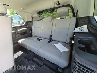 2024 Toyota Sequoia SR5 - miniatura 14