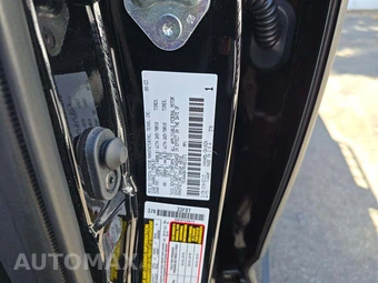 2024 Toyota Sequoia SR5 - miniatura 5