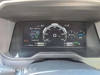 2024 Toyota Sequoia SR5 - miniatura 9