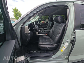 2024 Toyota Sequoia SR5 – miniatura 3