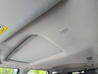 2024 Toyota Sequoia SR5 – miniatura 8