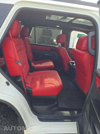 2024 Toyota Sequoia TRD Pro - miniatura 14