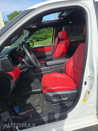 2024 Toyota Sequoia TRD Pro - miniatura 3