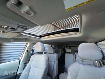 2024 Toyota Sienna LE 8-Passenger 120.5" WB - miniatura 11