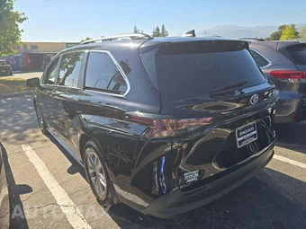 2024 Toyota Sienna LE 8-Passenger 120.5" WB - miniatura 2