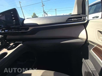 2024 Toyota Sienna LE 8-Passenger 120.5" WB - miniatura 17
