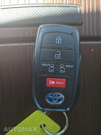 2024 Toyota Sienna LE 8-Passenger 120.5" WB - miniatura 5